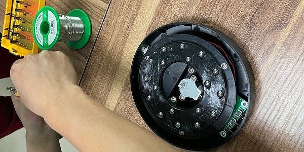 3C客戶線上打樣后，帶產(chǎn)品來(lái)到工廠測(cè)試！